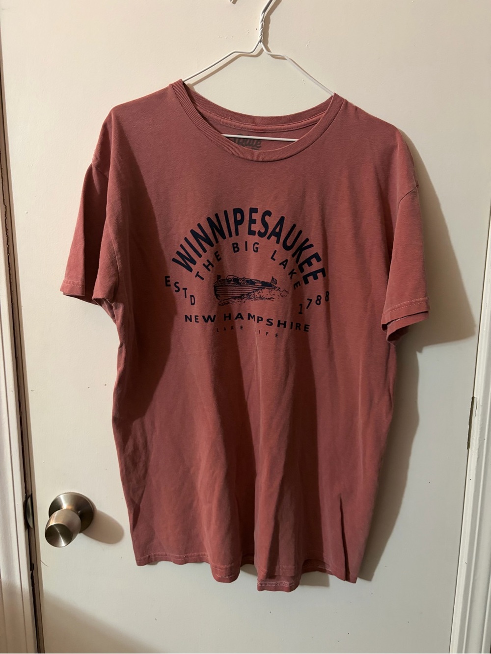 NWOT Men’s Blue 84 Large Winnipesaukee Graphic Tee Dusty Rose Tote16